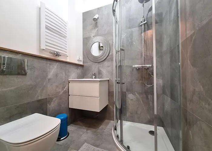 Euro24 Akacja - 2 Pokoje, 2 Antresole - Centrum, Blisko Plazy, Prywatny Parking Apartment *